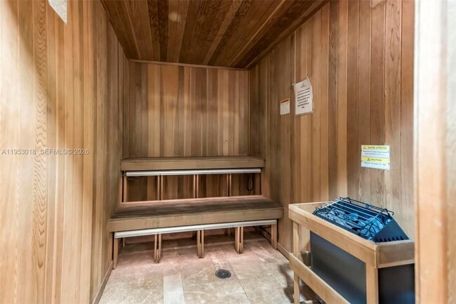 Building Photo - 1050 Brickell Ave