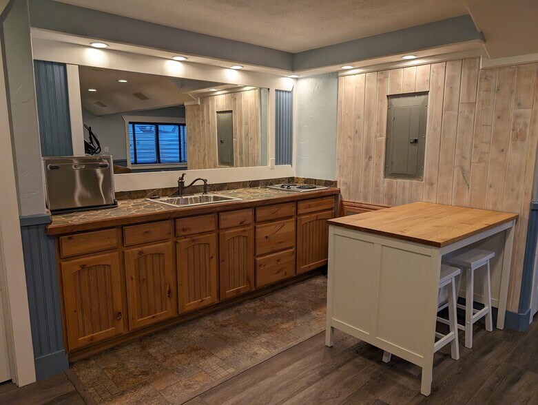 Shared Kitchen - 1621 N 2600 W