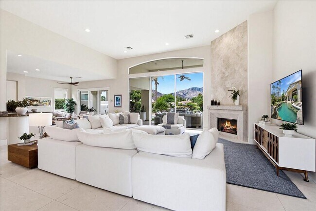 Building Photo - 78905 Mission Dr W