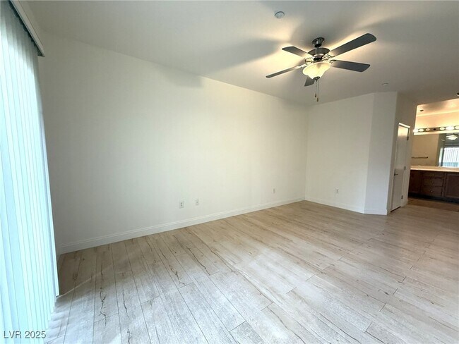 Building Photo - 50 Aura de Blanco St