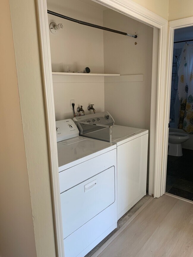 Building Photo - 3901 Clayton Rd