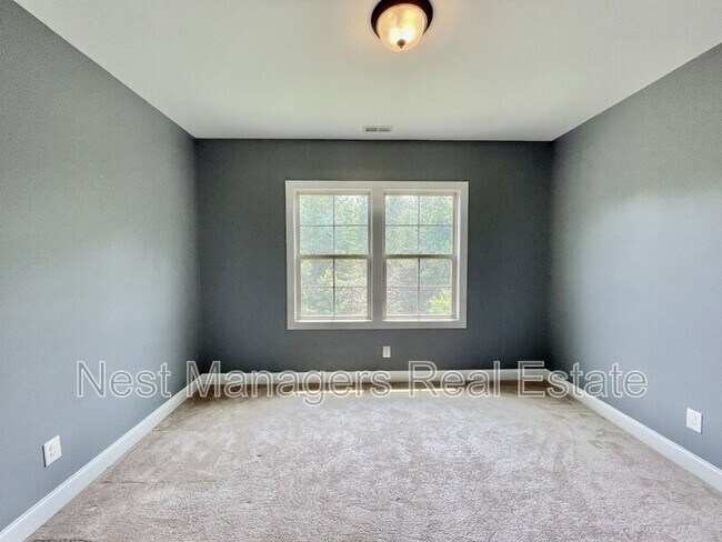 Building Photo - 4033 Hunting Path Dr