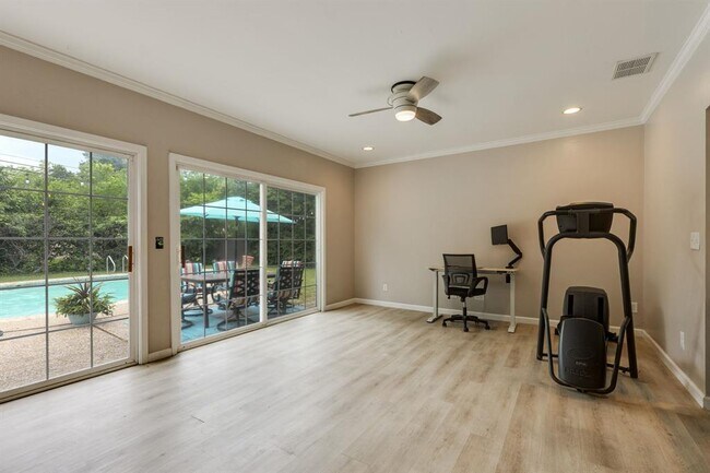Building Photo - 3002 Stardust Dr