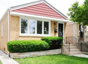 Accessible to O'hare near highway access - 6230 W Foster Ave