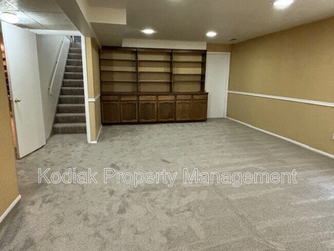 Building Photo - 9694 S Stonehaven St