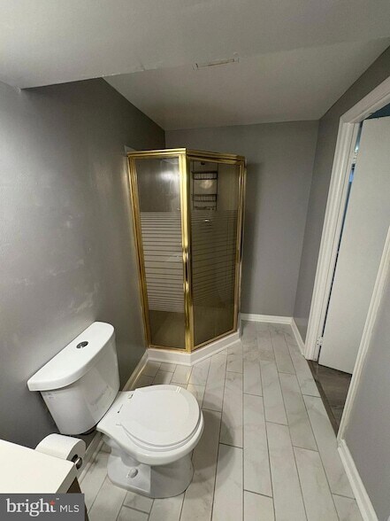 Building Photo - 3810 Glenview Terrace