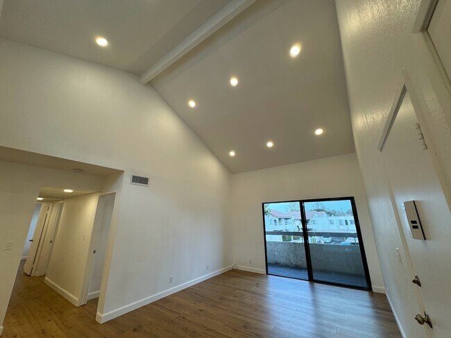 Building Photo - 25015 Peachland Ave