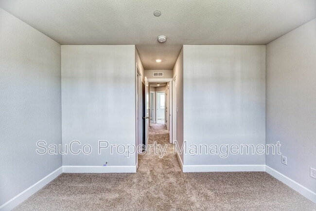 Building Photo - 17071 SW Friendly Ln
