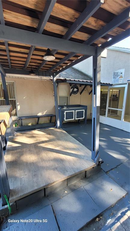 Building Photo - 11028 Versailles Blvd