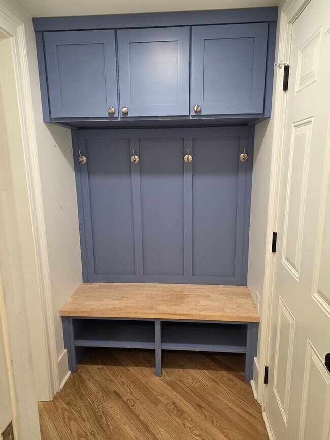 Building Photo - Private 4 bed 3 bath home located in Marietta on 4.5 acres