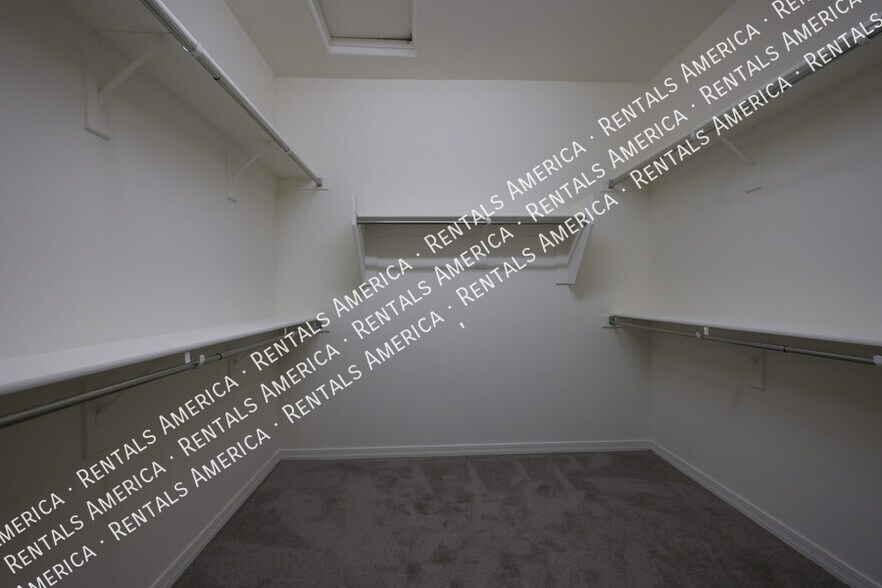 Building Photo - 1142 E Westwood Dr