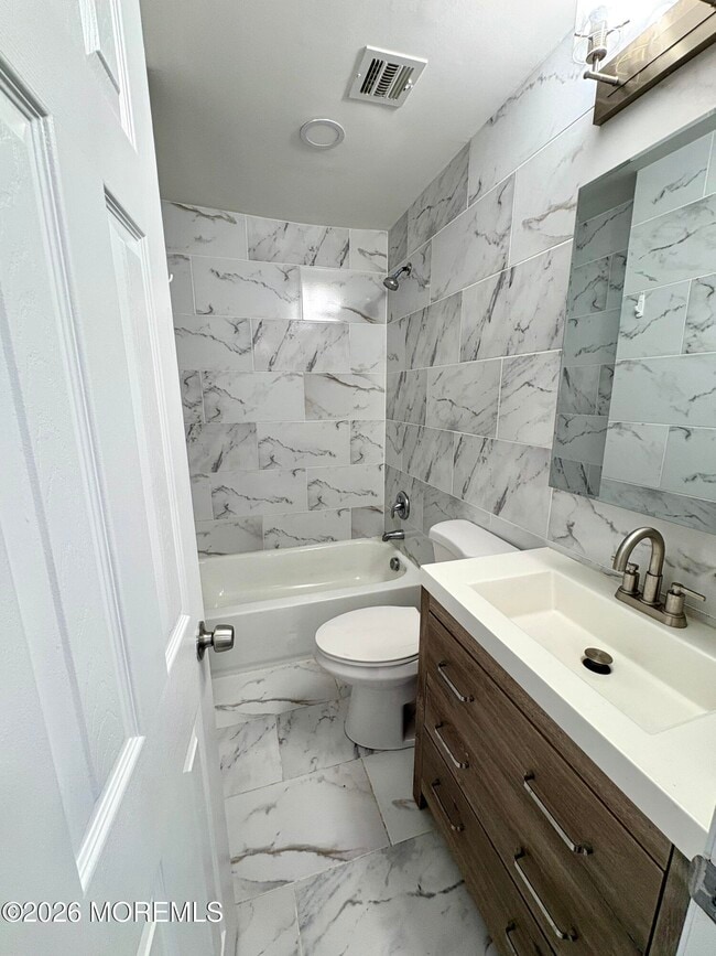 Building Photo - 711 McKinley Ave