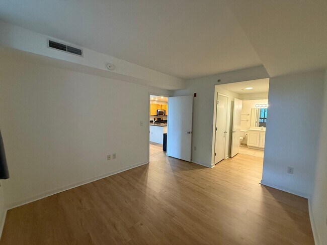 Building Photo - 350 G St SW