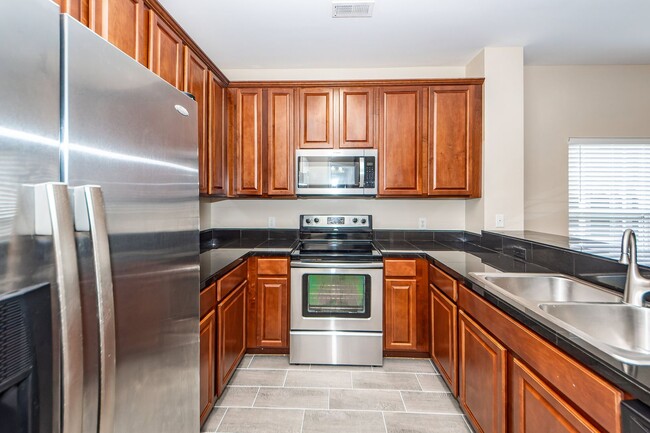 Building Photo - 4 Bedroom 2.5 Bath Home in Felder Creek - ...