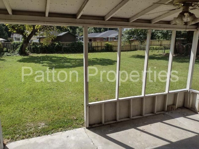 Building Photo - Cayce Avenues Home