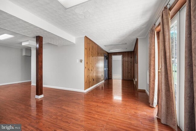Building Photo - 222 Apple Blossom Ct
