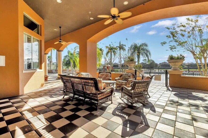 Building Photo - 321 Cabello Dr