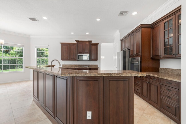 Building Photo - 9661 Cobblestone Creek Dr