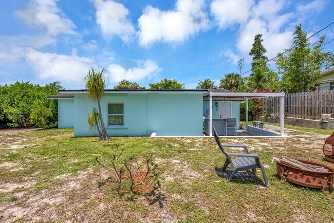 Building Photo - 3837 NE Melba Dr