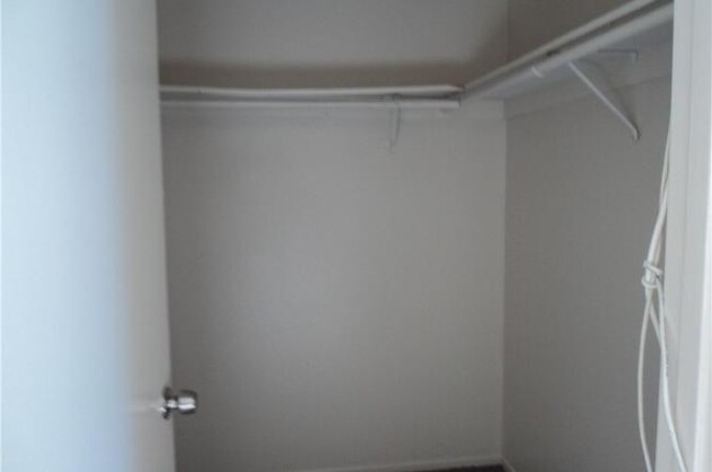 Building Photo - LIVE THE DREAM IN A PRIVATE HOA COMMUNITY ...