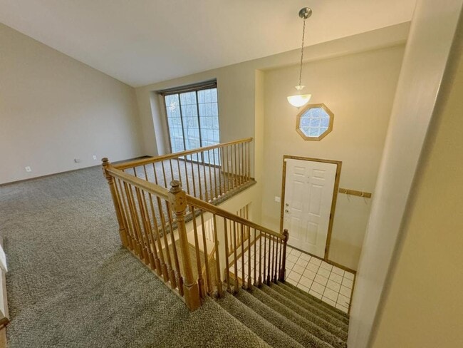 Building Photo - 2107 Queen Dr