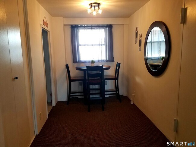 Building Photo - 444 Bedford St