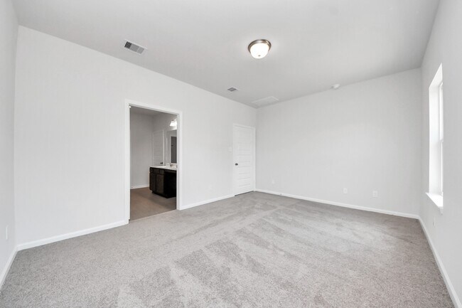 Building Photo - 2715 Crested Creek Ln