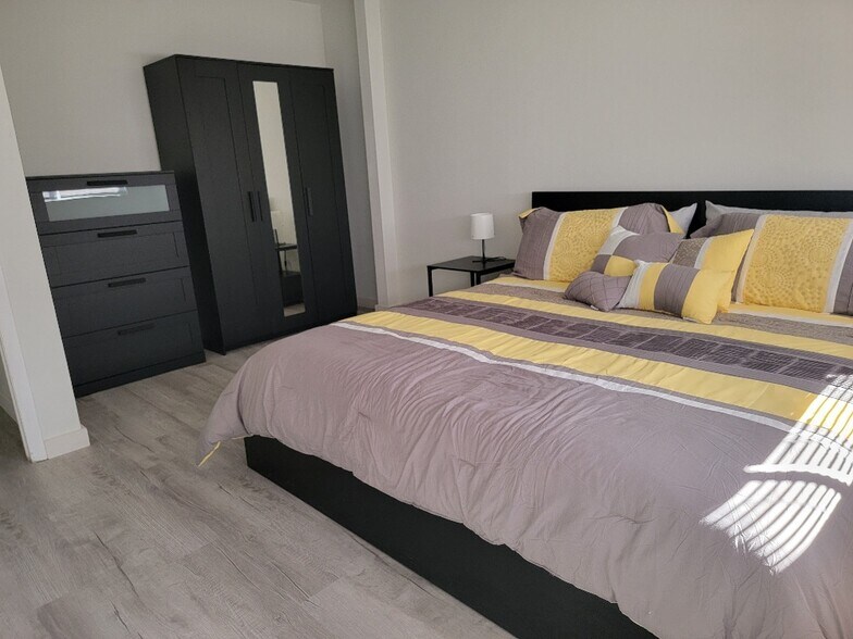 Building Photo - 2056 Sunset Point Rd