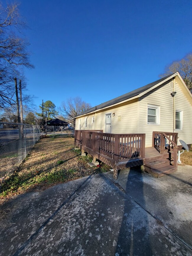 back entrance - 503 Midway St