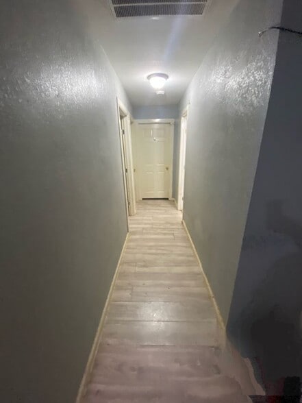 Building Photo - 132 Fernwood Dr