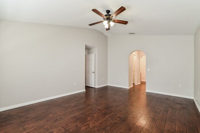 Building Photo - 2209 Nicollett Way