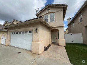 Building Photo - 3 bedroom -2.5 bathroom House