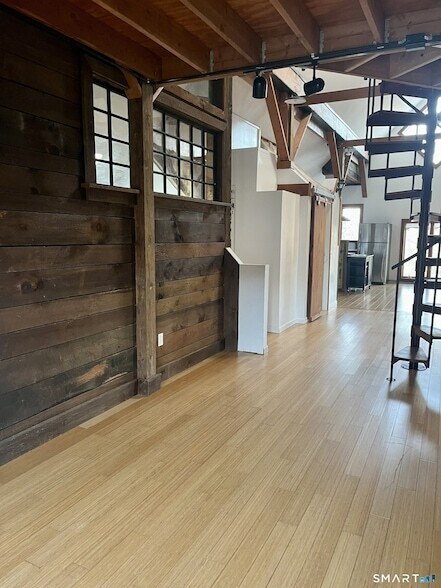 Building Photo - 3 Fox Run