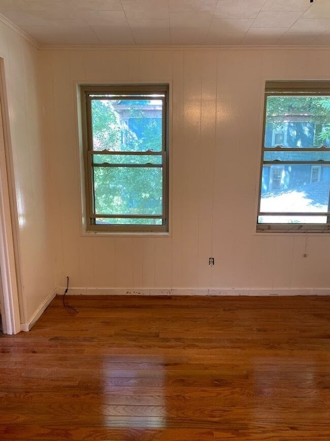 Building Photo - 5603 Fair Oaks St