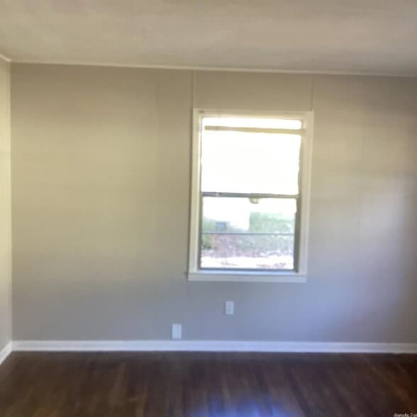 Building Photo - 713 Brewer St