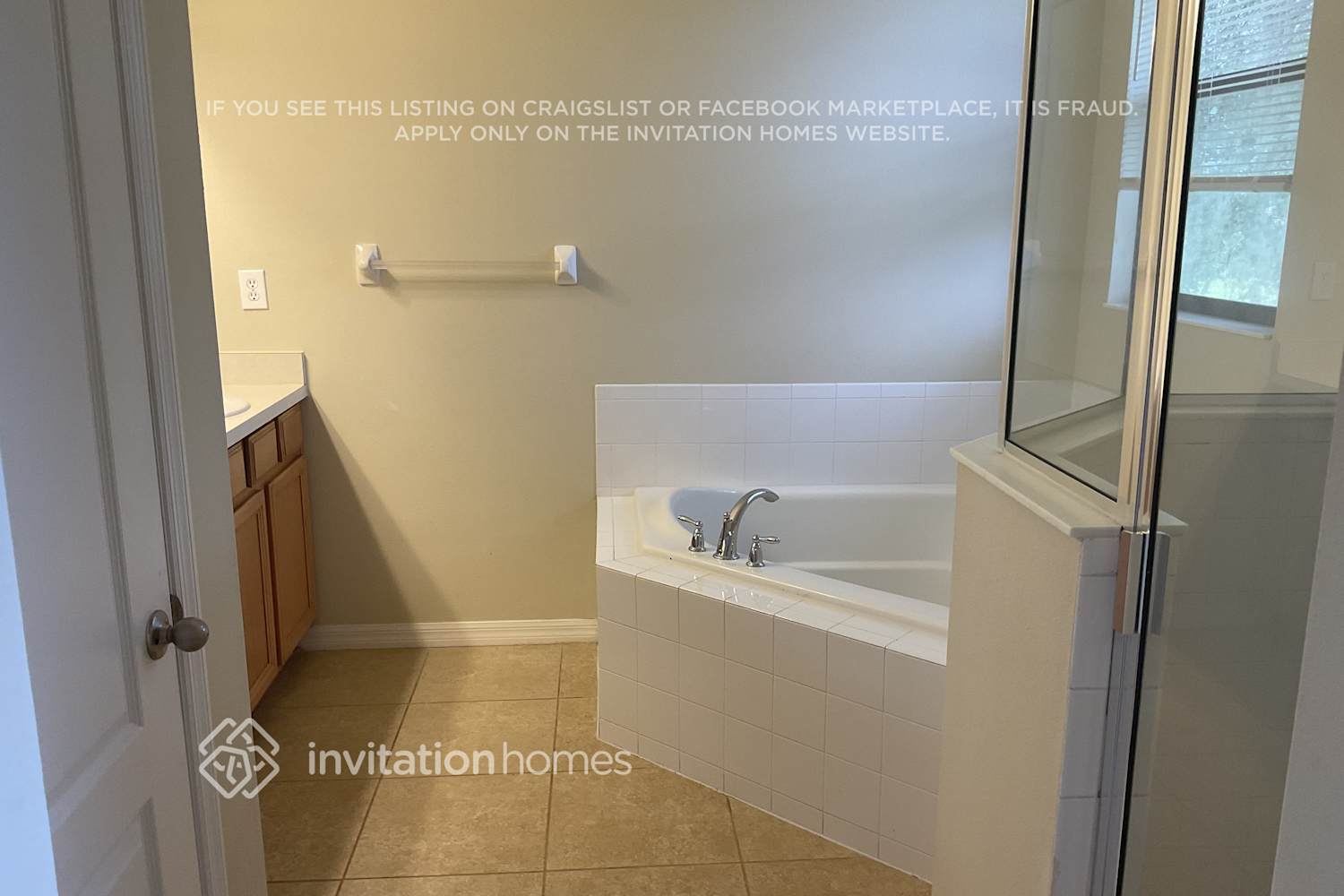 Building Photo - 3680 Briar Run Dr