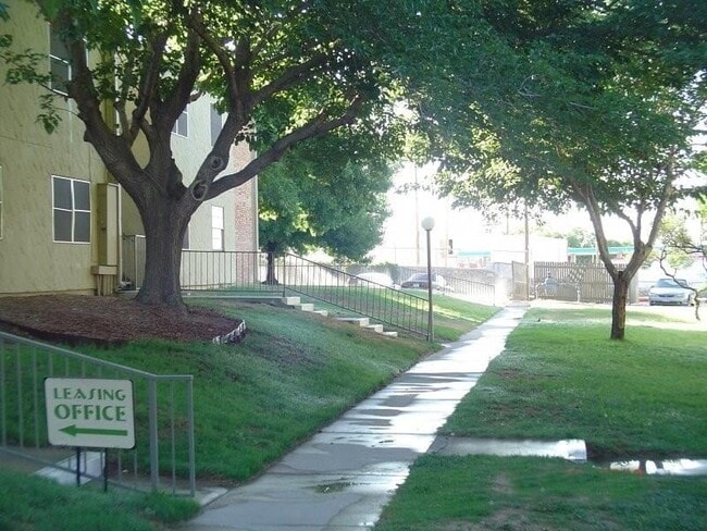Primary Photo - 1222 Giles Rd
