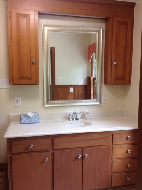 Building Photo - 4 BR home in NW school district--Lawn Service Included!