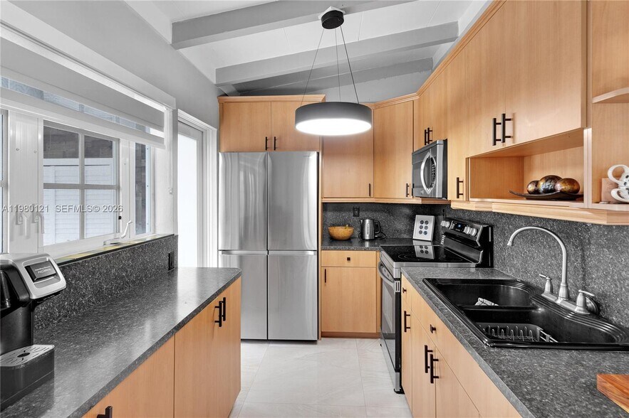Building Photo - 2430 Key Largo Ln