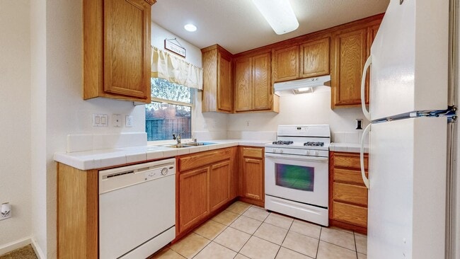 Building Photo - PURE Property Management - Adorable two-st...