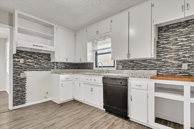 Building Photo - 2228 SW 61st Terrace