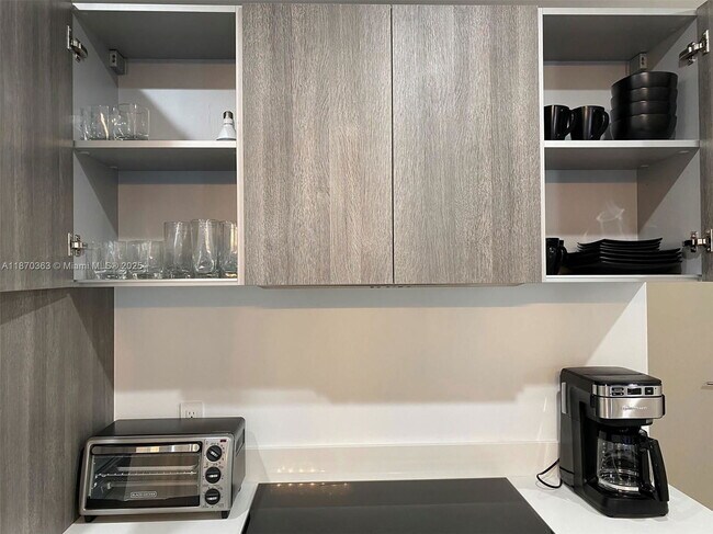 Building Photo - 801 S Miami Ave