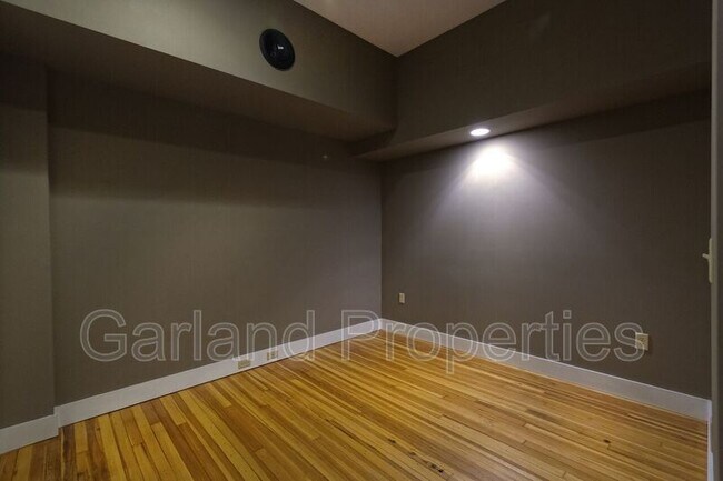 Building Photo - 111 Kirk Ave SW