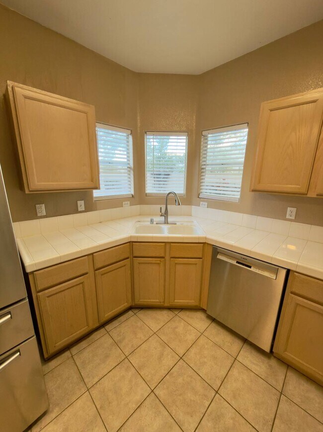 Building Photo - 2152 Jasper Bluff St