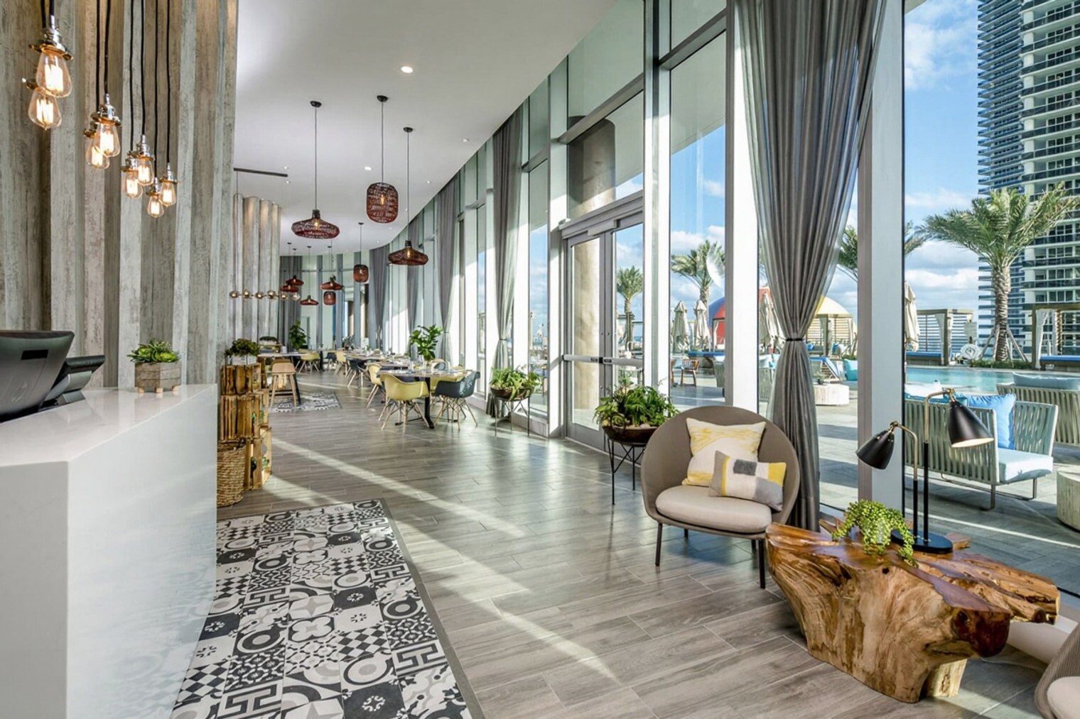 Building Photo - 4111 S Ocean Dr