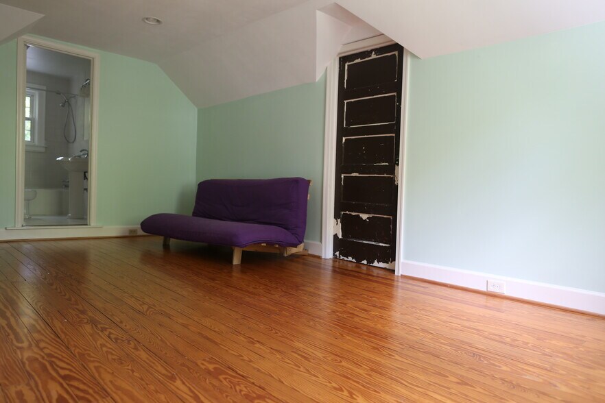 Building Photo - 1005 Arnette Avenue