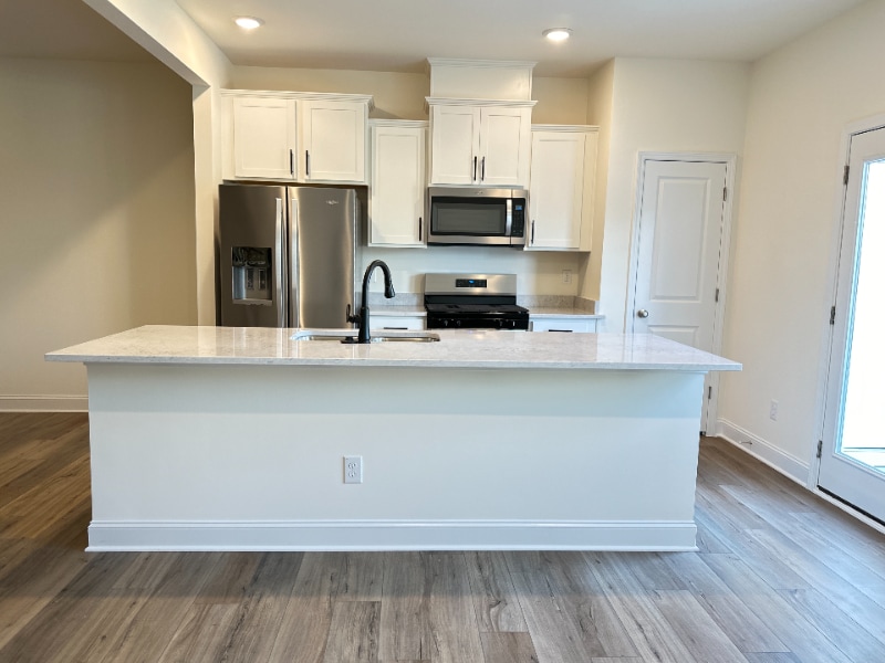 Building Photo - 107 Hyacinth Ln