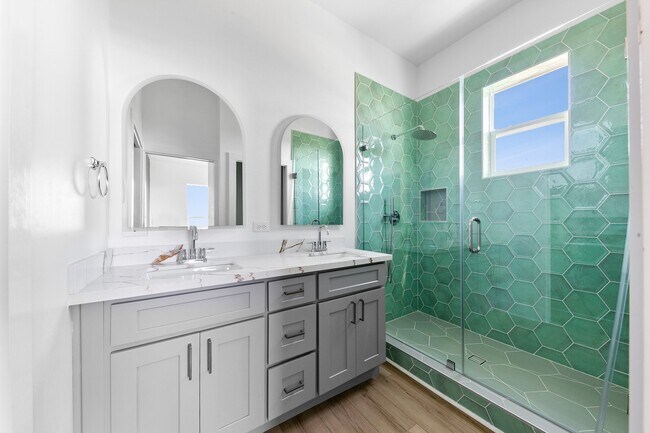 Building Photo - 4026 5th St