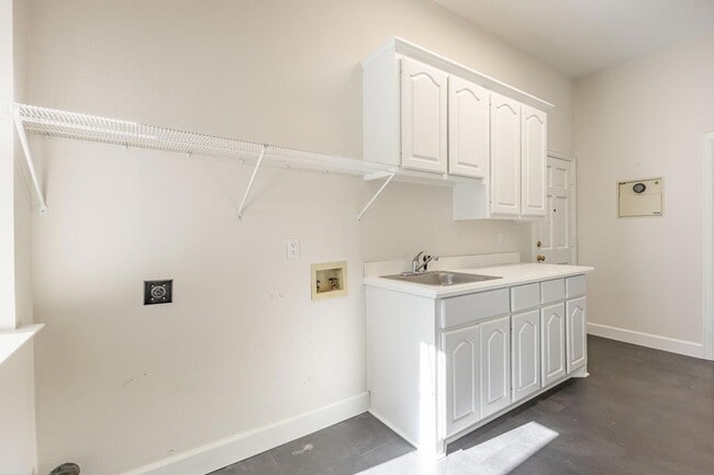 Building Photo - 3227 Preston Hills Cir