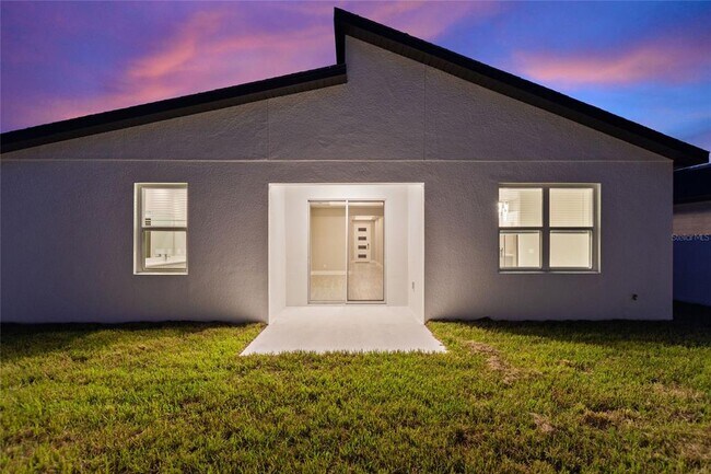 Building Photo - 326 Royal Palm Wy